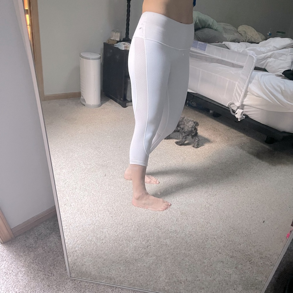 White Size 8 Lululemon leggings 3/4 length
